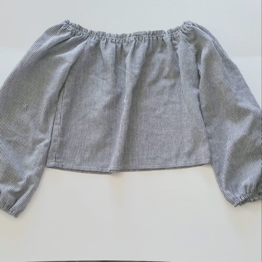 BRANDY MELVILLE THEIA Boxy Crop Peasant Top Pinstripe elastic charcoal white - Picture 8 of 14